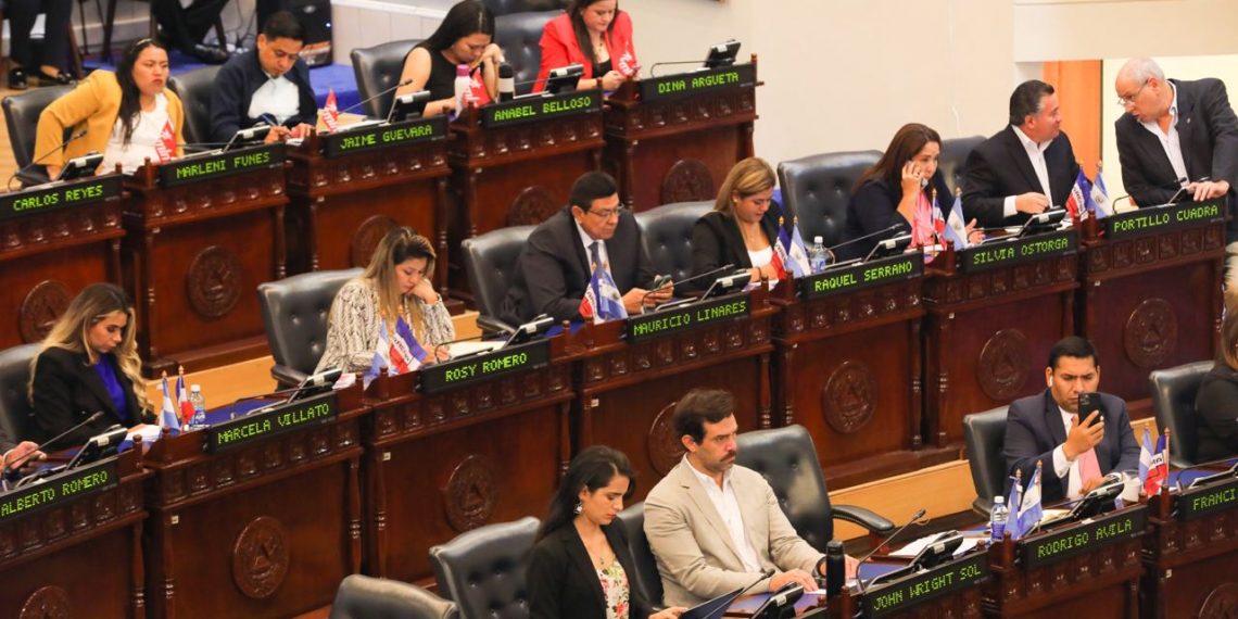 fracciones-arena-fmln-se-opusieron-a-las-reformas-para-reducir-los-diputados-en-la-asamblea